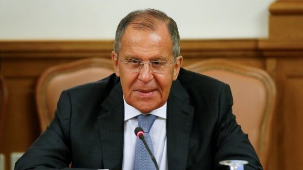 Sergej Lavrov: Rusko přijímá výzvu Západu proti totální hybridní válce