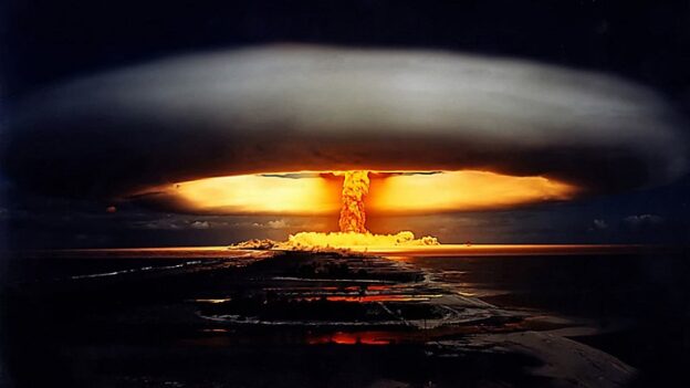 Devět světových lídrů drží spoušť k jaderné válce