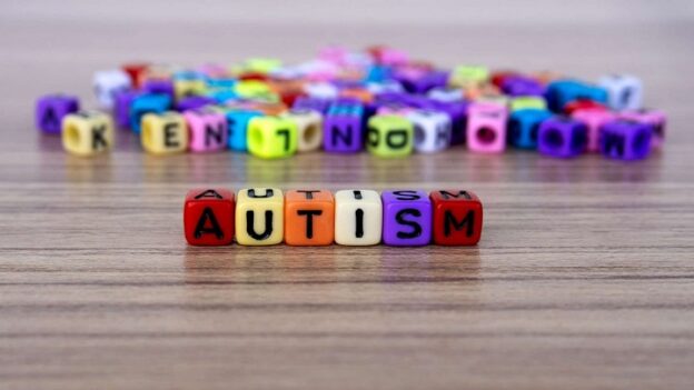 Hromadné očkování může za to, že každé třicáté dítě má dnes autismus