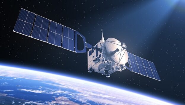Ruský představitel varuje, že Moskva může zaútočit na americké satelity používané ve válce na Ukrajině