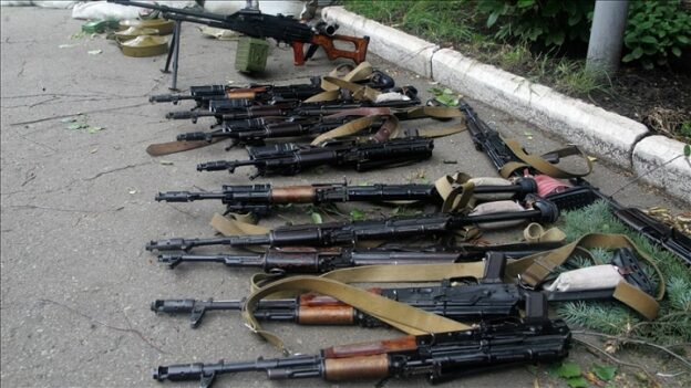 Nigerijský prezident: Zbraně darované Ukrajině používají teroristé v Africe