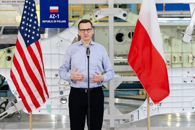 Polský premiér se vysmívá Macronovi za to, že chce „přerušit vztahy“ s USA, aby se zavděčil Číně