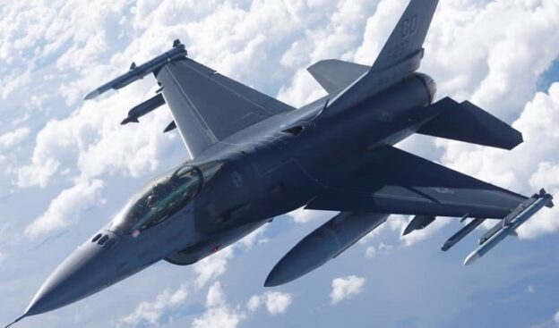 Kyjevští spojenci oznámili zahájení výcviku ukrajinských pilotů na stíhačkách F-16