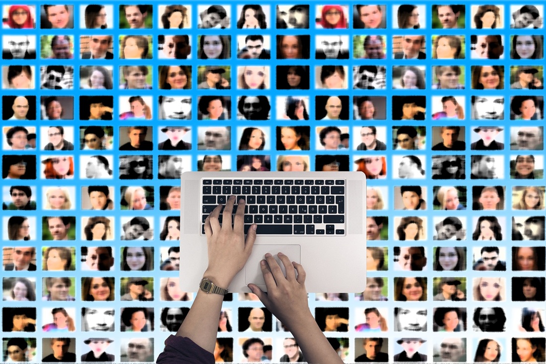 Evropský parlament o jediný hlas zamítl masové sledování prostřednictvím „Chat Control“